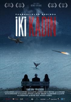 PARMAKLIKLAR ARDINDA İKİ KADIN